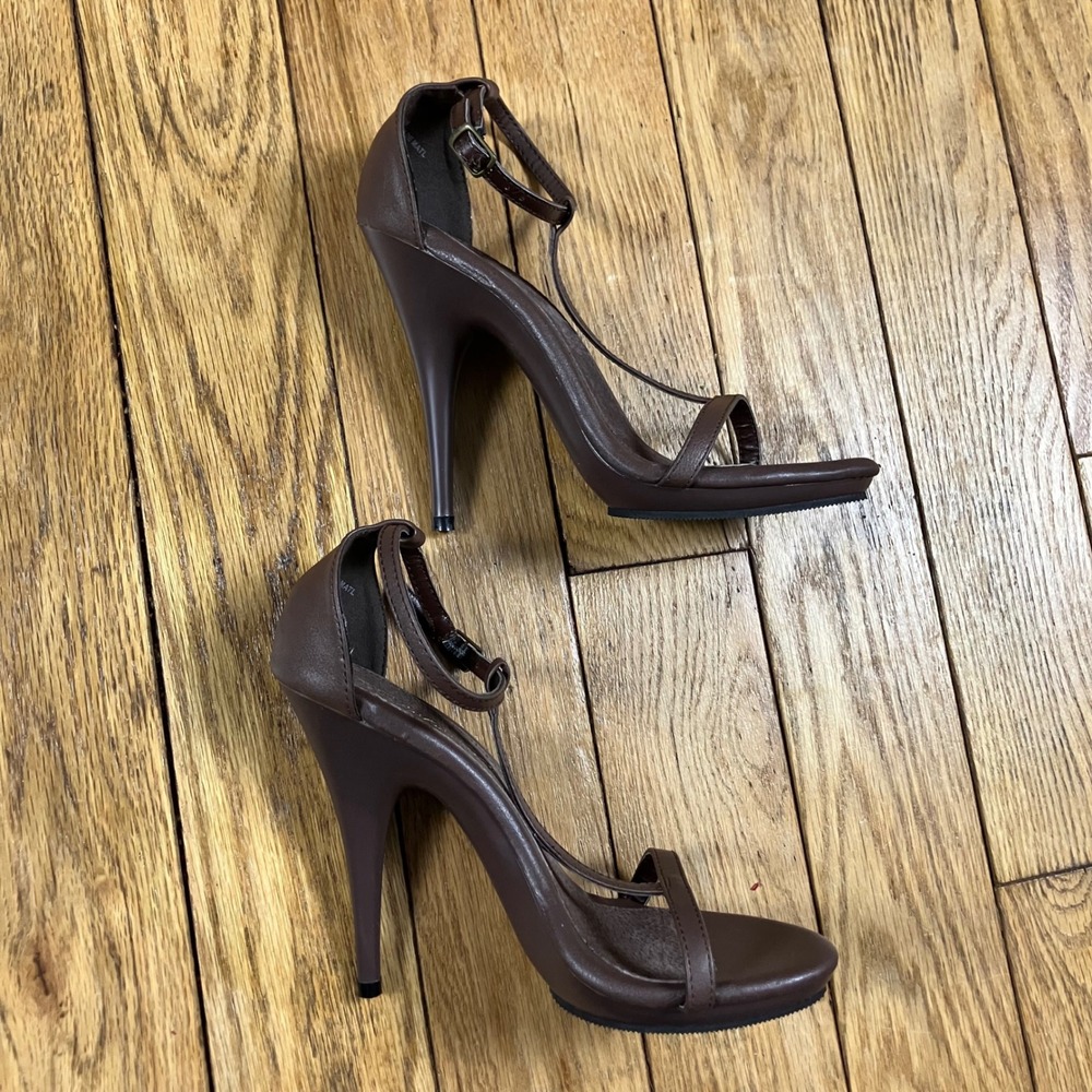 Fabulicious Poise-526 Brown T-Strap Stiletto‎ Platform Sandals Womens 8